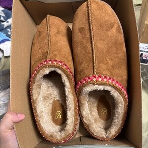 “Ugg” inspired Tasman slippers